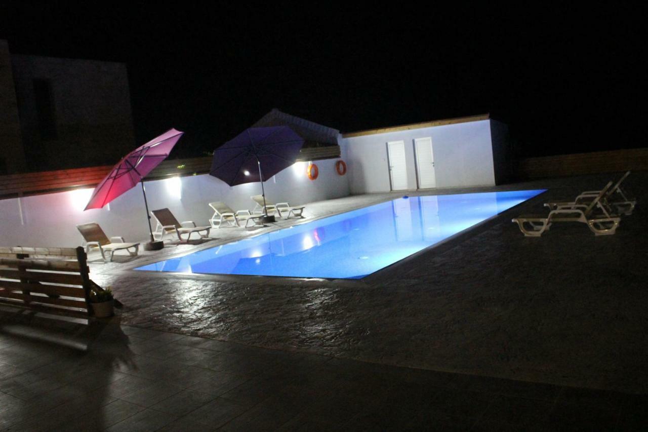Berryrose Villa Перволия Екстериор снимка