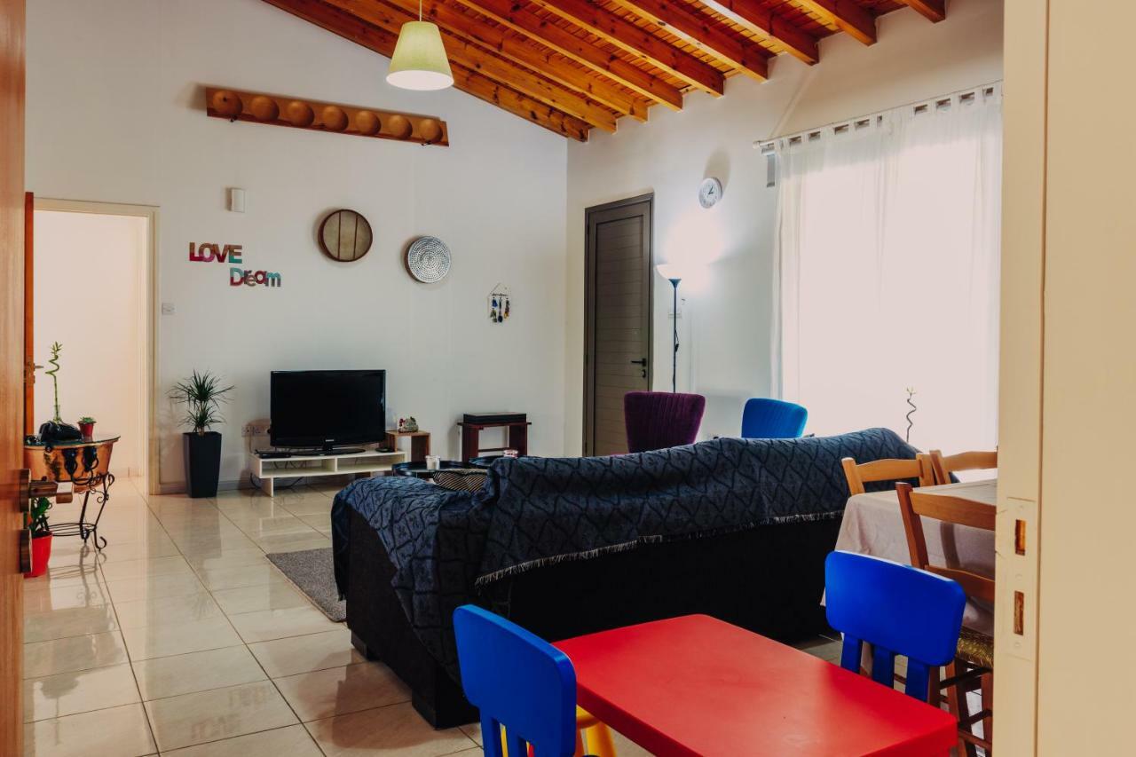 Berryrose Villa Перволия Екстериор снимка