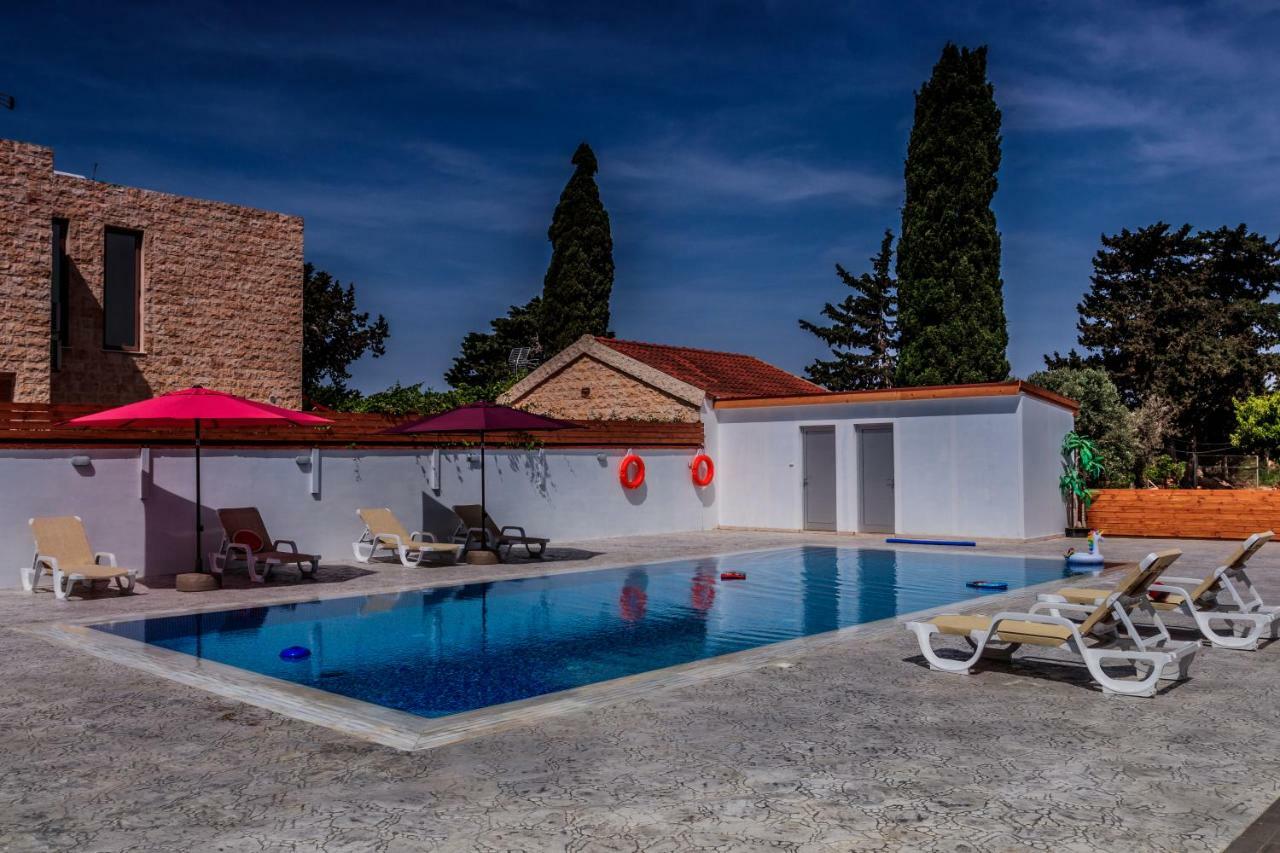Berryrose Villa Перволия Екстериор снимка