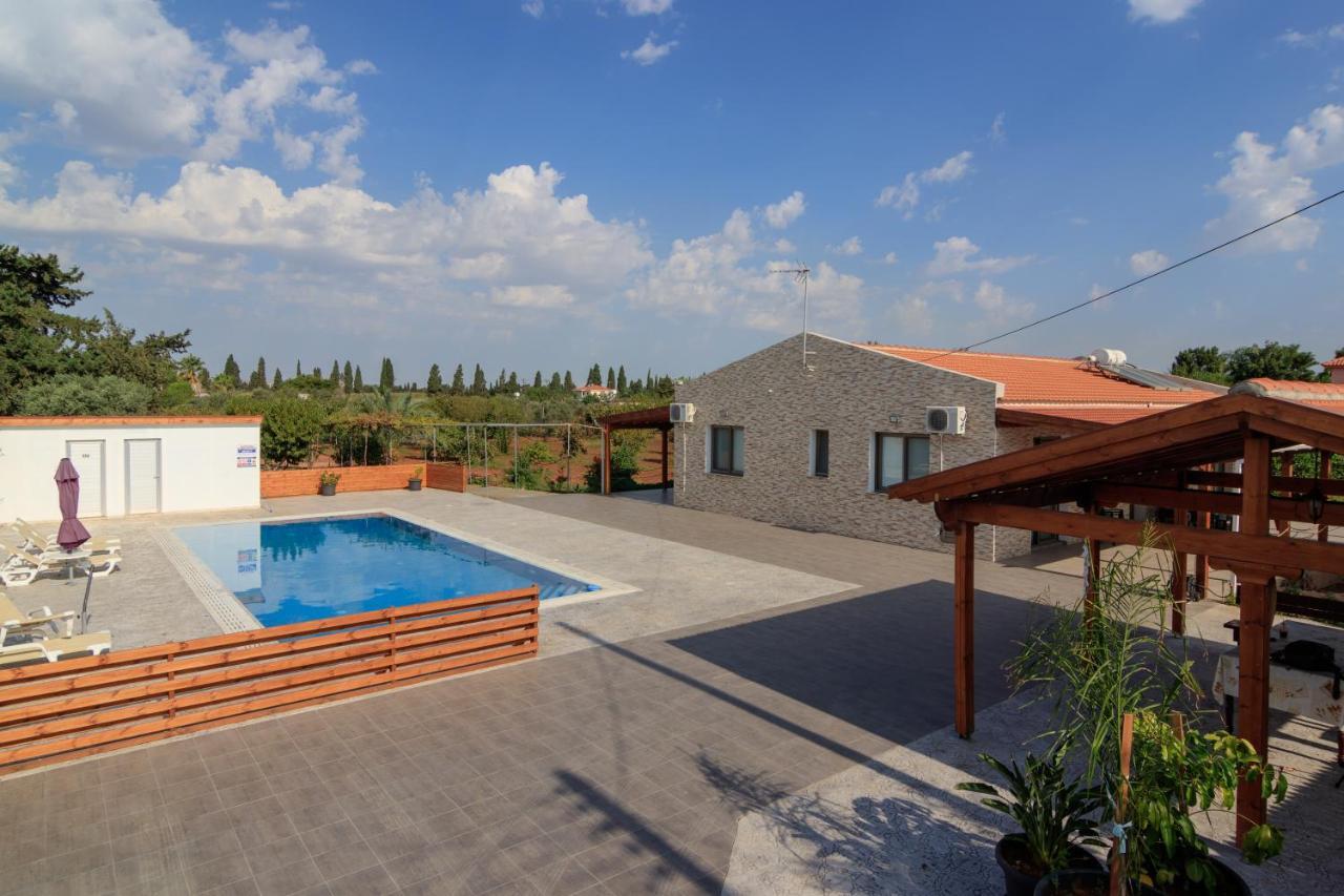 Berryrose Villa Перволия Екстериор снимка